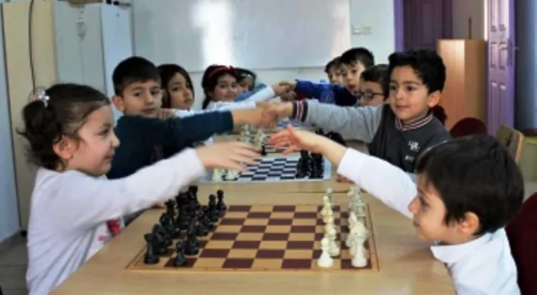 Satranç dersinden bir kare